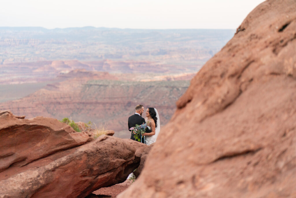 beautiful elopement photography of a couple in Moab Utah